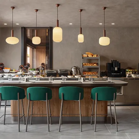 By Marriott ホテル 3*